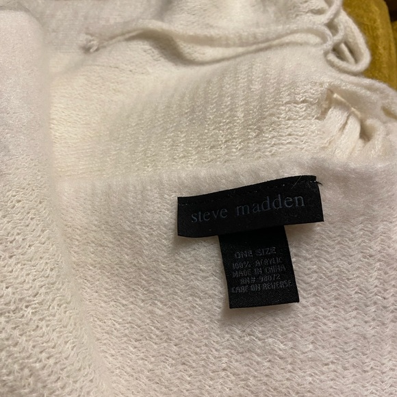 Steve Madden Blanket Scarf Ivory - Picture 3 of 4